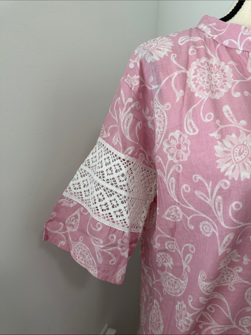 Julia Amory Pink and White Majorelle Caftan Paisley Maxi Dress.  Sz M - Picture 4 of 12